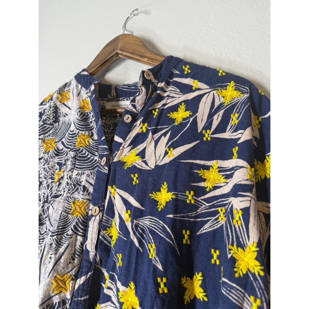 Urban Outfitters Embroidered Button Up Top Womens Sz XS Linen Blend Beachy Boho - Picture 3 of 9